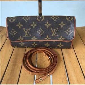 Louis Vuitton pochette pm
